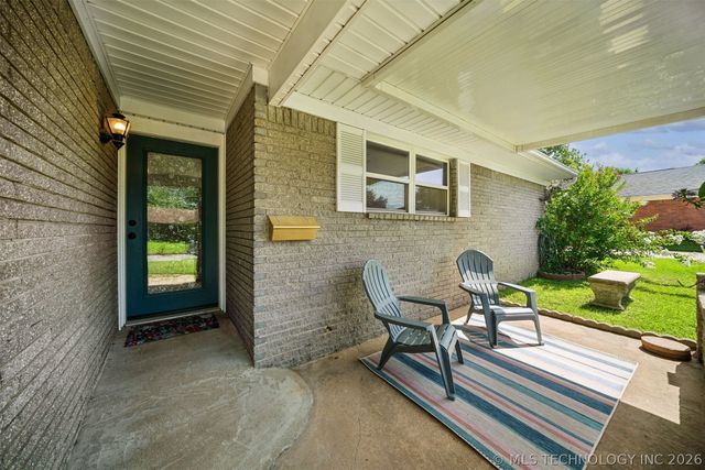 107 W 18th Street, Owasso, OK 74055