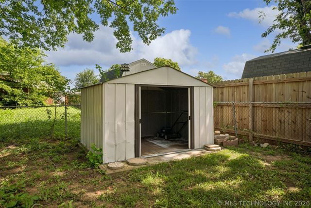 107 W 18th Street, Owasso, OK 74055