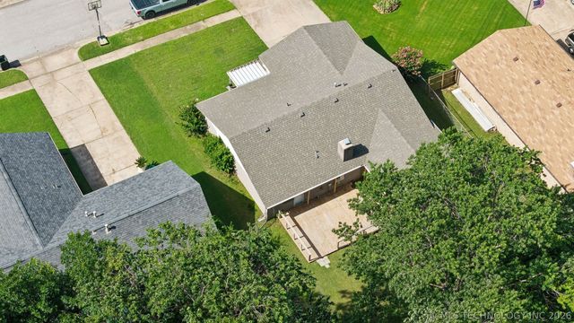 107 W 18th Street, Owasso, OK 74055