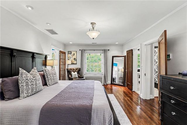 7225 Ward Parkway, Kansas City, MO 64114