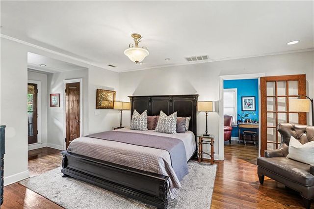 7225 Ward Parkway, Kansas City, MO 64114
