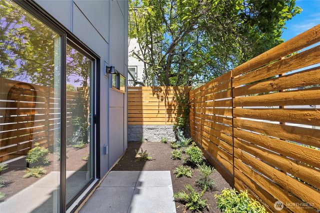 4430 Dayton Avenue N, Seattle, WA 98103