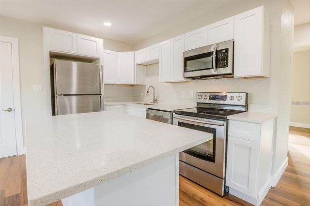 6264 2ND AVENUE N, St Petersburg, FL 33710