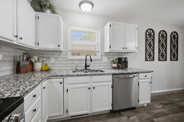 313 S Goddard Rd, Goddard, KS 67052