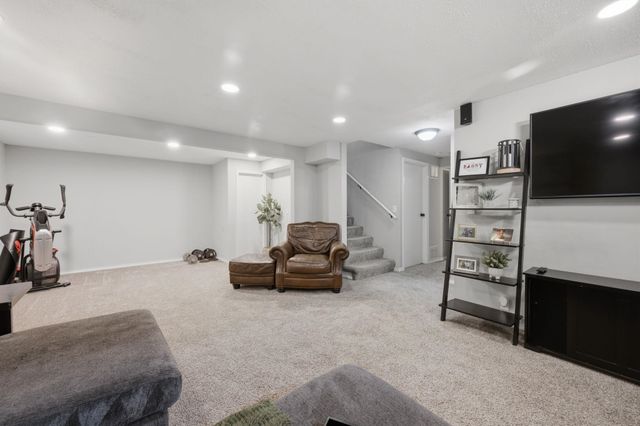 313 S Goddard Rd, Goddard, KS 67052