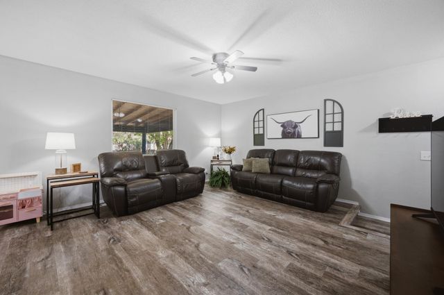 313 S Goddard Rd, Goddard, KS 67052