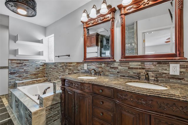 6645 Lange Circle, Dallas, TX 75214
