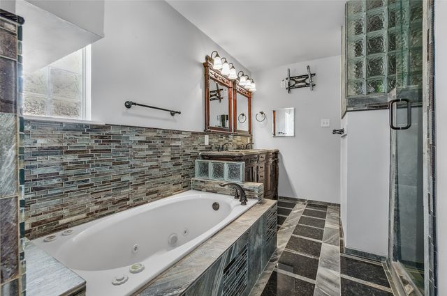 6645 Lange Circle, Dallas, TX 75214