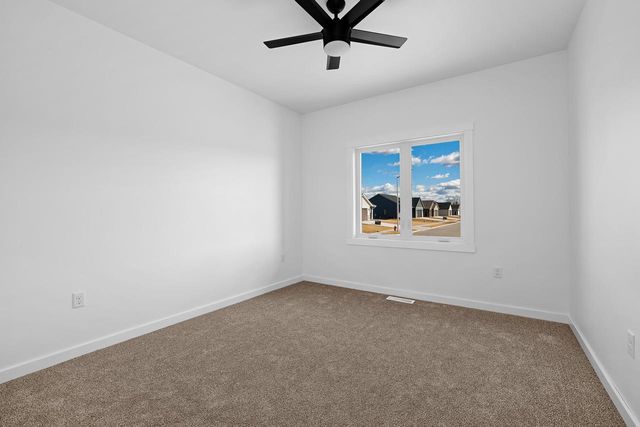 827 Clark LANE, Holmen, WI 54636