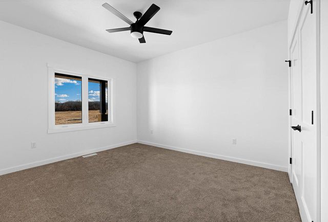 827 Clark LANE, Holmen, WI 54636