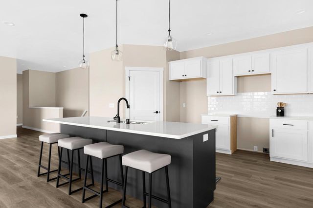 827 Clark LANE, Holmen, WI 54636