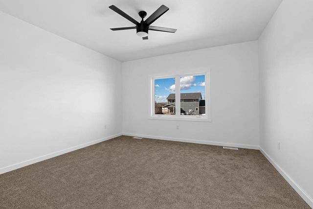 827 Clark LANE, Holmen, WI 54636