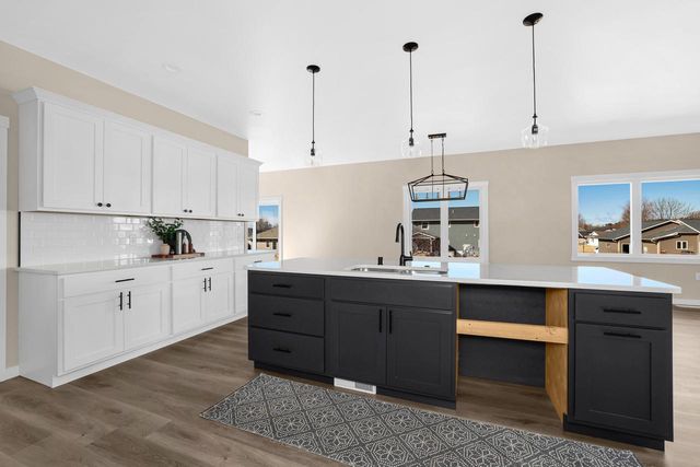 827 Clark LANE, Holmen, WI 54636