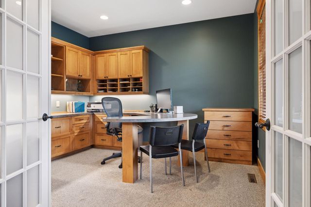 2934 Bobcat Trail NW, Prior Lake, MN 55372