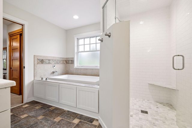 2934 Bobcat Trail NW, Prior Lake, MN 55372
