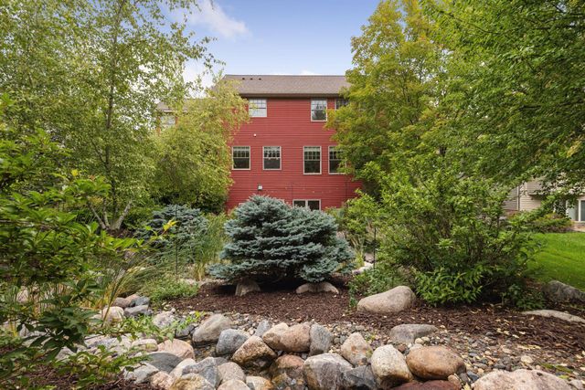 2934 Bobcat Trail NW, Prior Lake, MN 55372