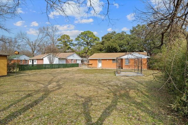 1302 Ann Arbor Drive, Corsicana, TX 75110