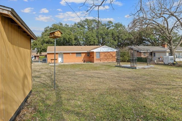 1302 Ann Arbor Drive, Corsicana, TX 75110