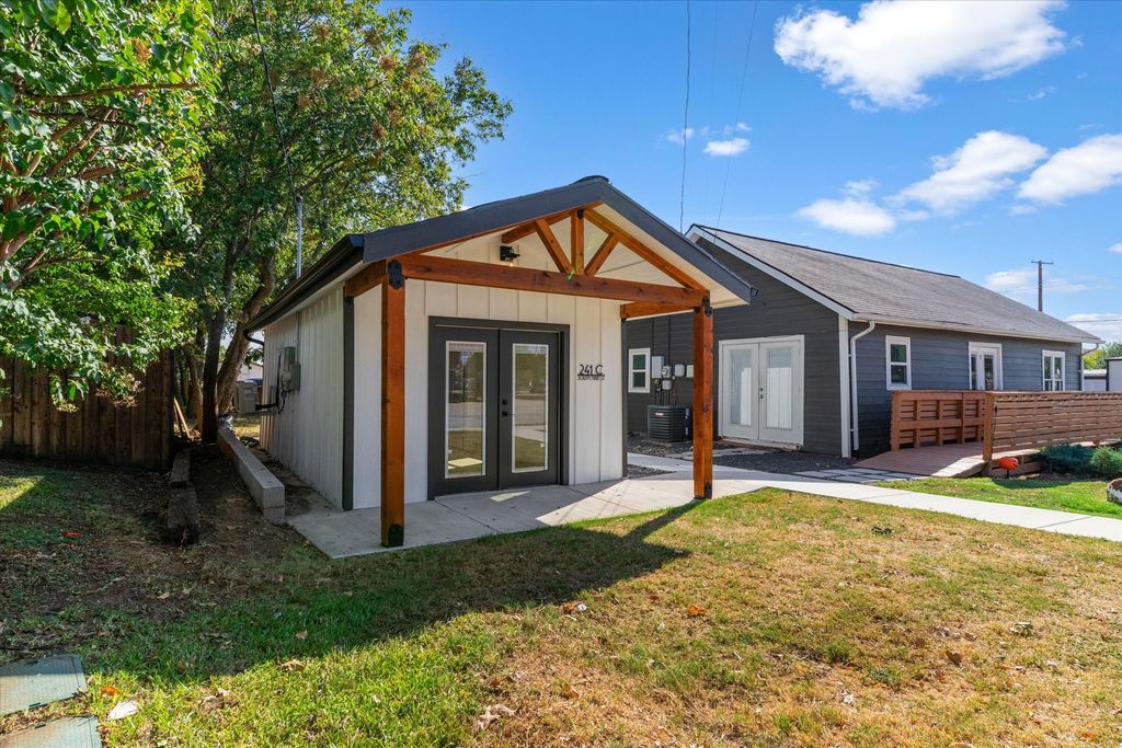 241C S Main Street, Keller, TX 76248 — photo 3