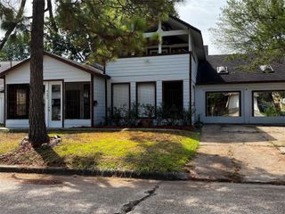 4307 Tidewater Drive, Houston, TX 77045