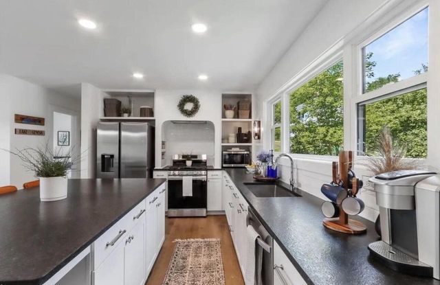 190 Dewey AVENUE, Fontana, WI 53125