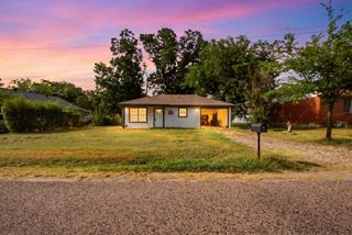 302 Gene Autry Drive, Tioga, TX 76271