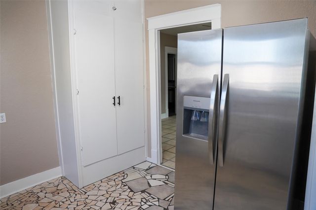 1712 19th Street 2, Galveston, TX 77550