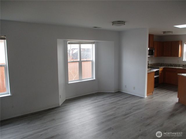 206 Mazza Street NE, Orting, WA 98360