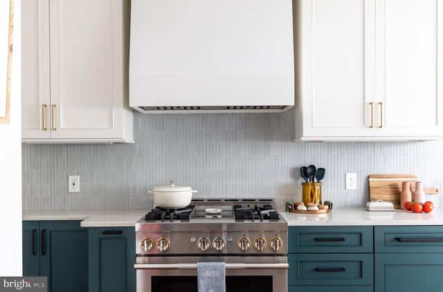 1654 HOBART ST NW, Washington, DC 20009