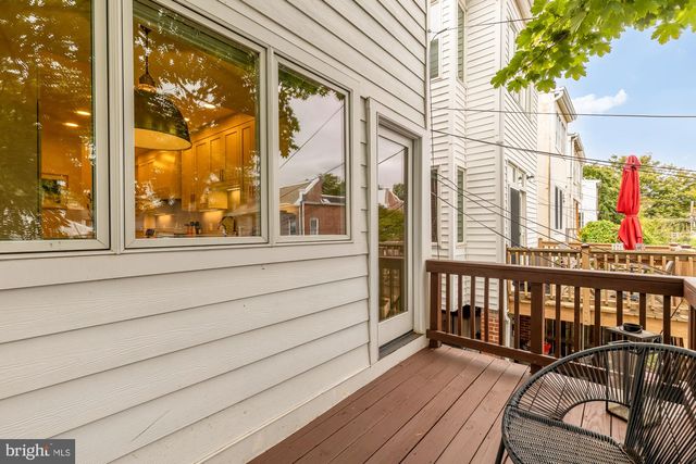 1654 HOBART ST NW, Washington, DC 20009