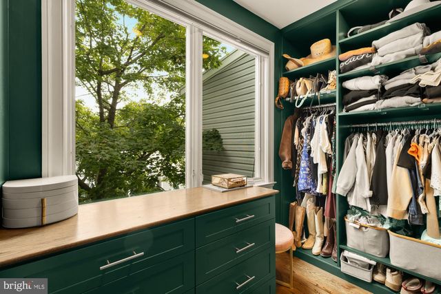 1654 HOBART ST NW, Washington, DC 20009