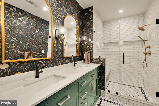 1654 HOBART ST NW, Washington, DC 20009