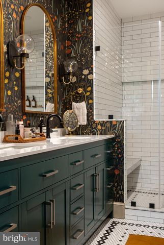 1654 HOBART ST NW, Washington, DC 20009