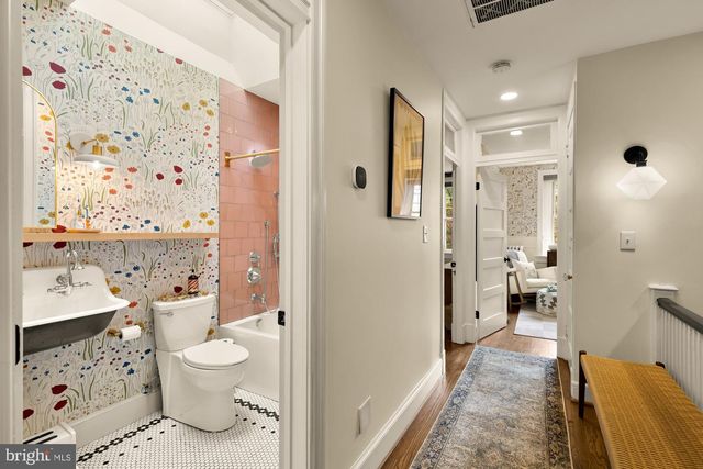 1654 HOBART ST NW, Washington, DC 20009