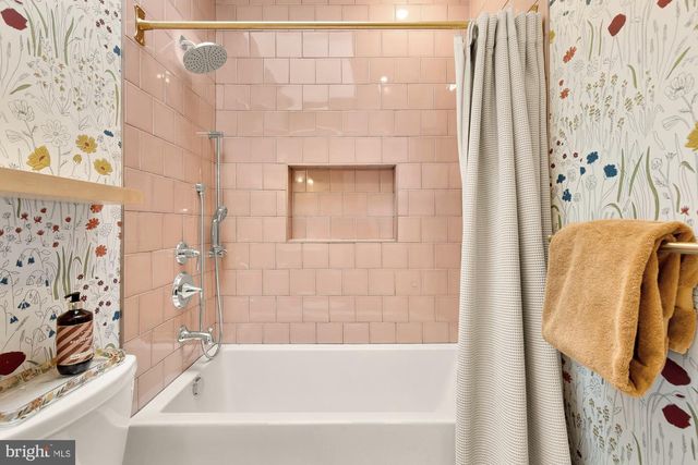 1654 HOBART ST NW, Washington, DC 20009