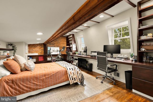 1654 HOBART ST NW, Washington, DC 20009