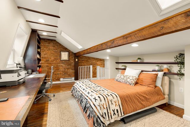 1654 HOBART ST NW, Washington, DC 20009