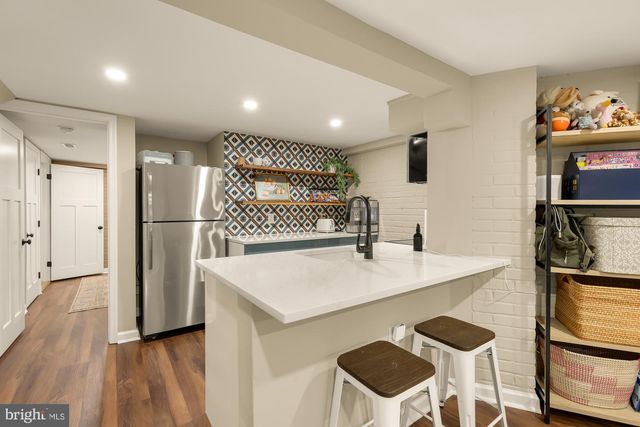 1654 HOBART ST NW, Washington, DC 20009