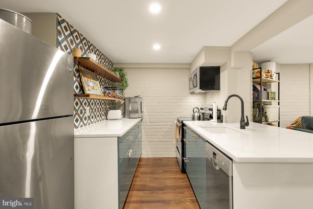 1654 HOBART ST NW, Washington, DC 20009