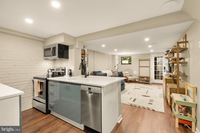 1654 HOBART ST NW, Washington, DC 20009
