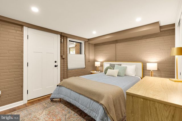 1654 HOBART ST NW, Washington, DC 20009