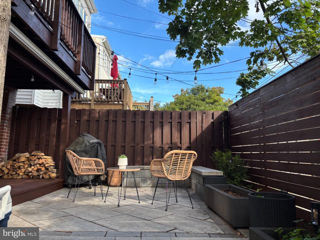 1654 HOBART ST NW, Washington, DC 20009