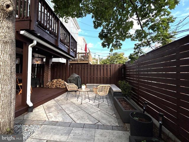 1654 HOBART ST NW, Washington, DC 20009