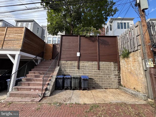 1654 HOBART ST NW, Washington, DC 20009