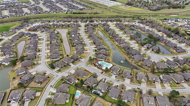 7081 E 125th Street S, Bixby, OK 74008