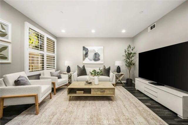 88 Capricorn, Irvine, CA 92618