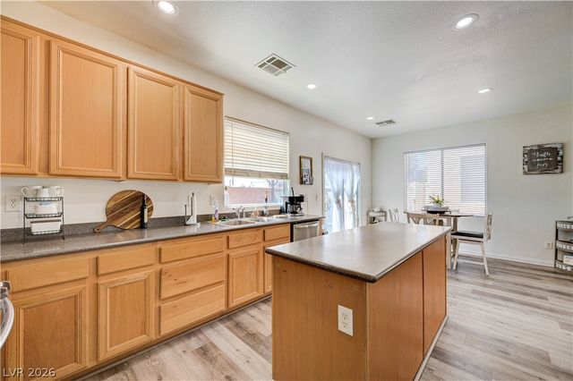 6105 Glenborough Street, Las Vegas, NV 89115