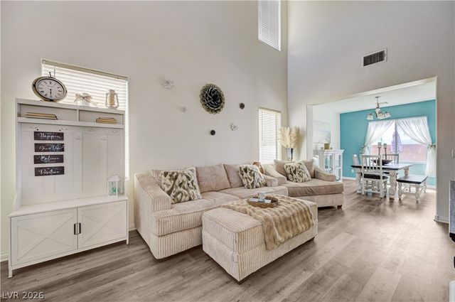 6105 Glenborough Street, Las Vegas, NV 89115