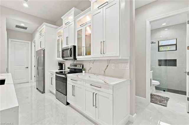 516 NW 35th PL, Cape Coral, FL 33993