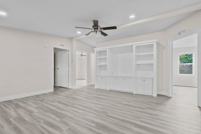 1006 S Telegraph Circle, Quinlan, TX 75474